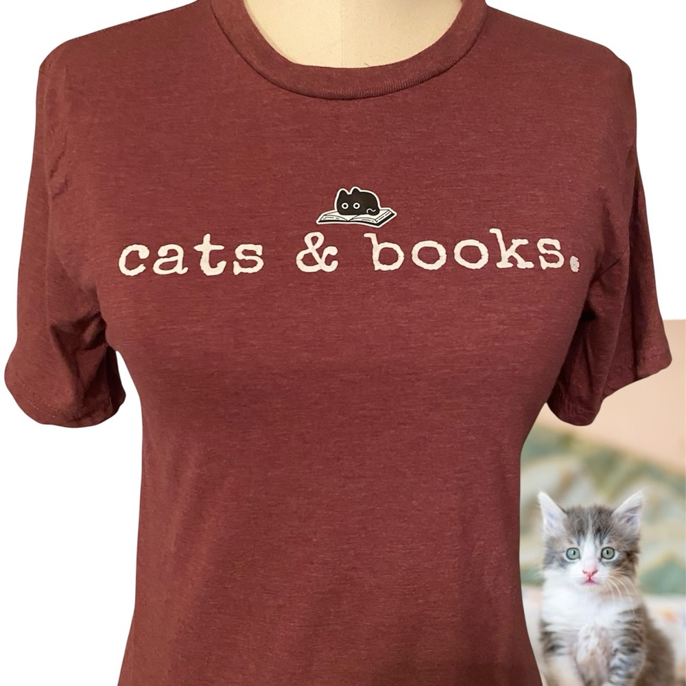 Cats & Books Maroon T-Shirt Cat Lady Book Lover T-shirt size Small NWOT fitted - Picture 5 of 11